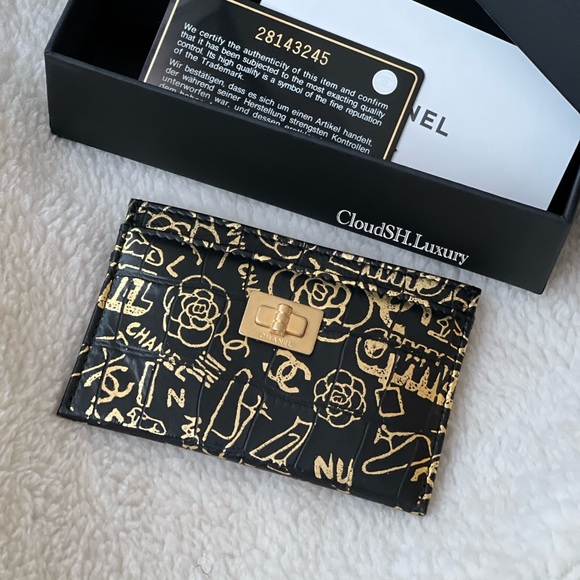 Auth Chanel Croc Embossed Graffiti Flat Card Holder - Unused - Picture 9 of 10